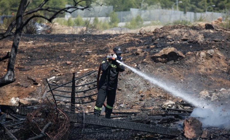 Υπό έλεγχο πυρκαγιά που εκδηλώθηκε σε οικόπεδο στο Γαλάτσι