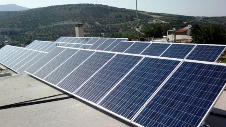 Φωτοβολταϊκά στο 4ο Γυμνάσιο Λάρισας