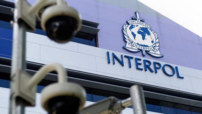 Για νέες επιθέσεις υποστηρικτών του ISIS προειδοποιεί ο Γ.Γ. της Interpol