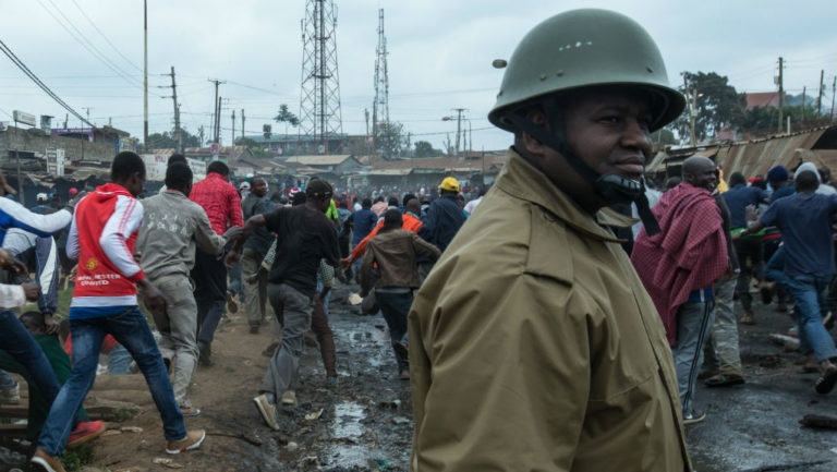 Έκρυθμη η κατάσταση στην Κένυα – Συγκρούσεις οπαδών της αντιπολίτευσης με την αστυνομία