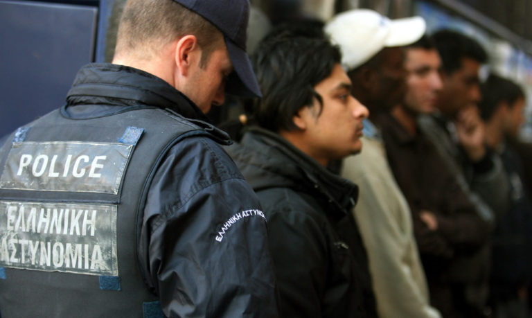 Συνελήφθη διακινητής μεταναστών μετά από καταδίωξη στην Εγνατία Οδό