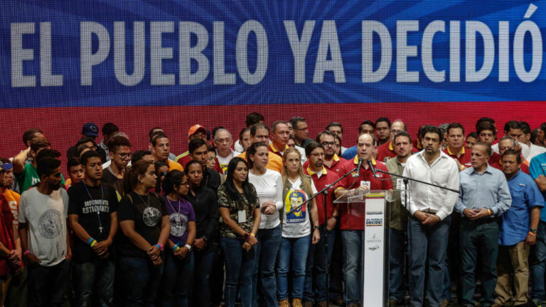 Αναβλήθηκε για την Παρασκευή η διαδήλωση της αντιπολίτευσης στη Βενεζουέλα