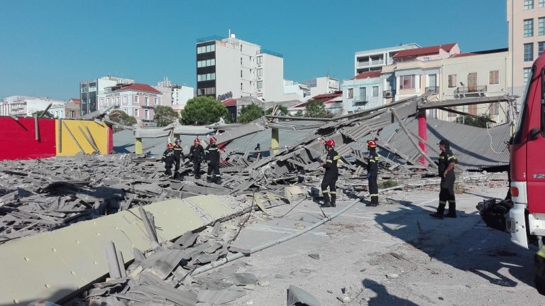 Κατέρρευσε το στέγαστρο στο παλιό λιμάνι της Πάτρας-Ένας νεκρός, ένας τραυματίας (video)