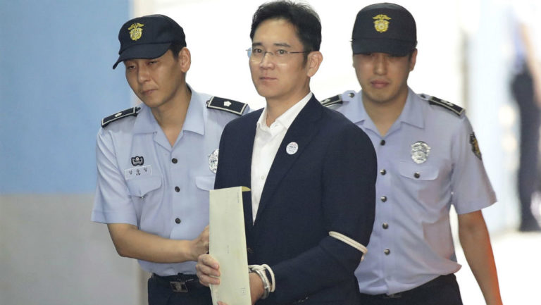 Πέντε χρόνια φυλακή στο αφεντικό της Samsung (video)