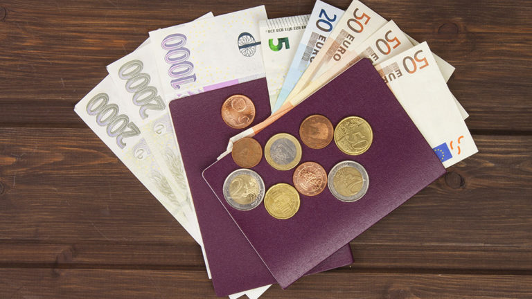 Δεν θα δεσμεύονται λογαριασμοί για χρέη κάτω από 500 ευρώ (video)