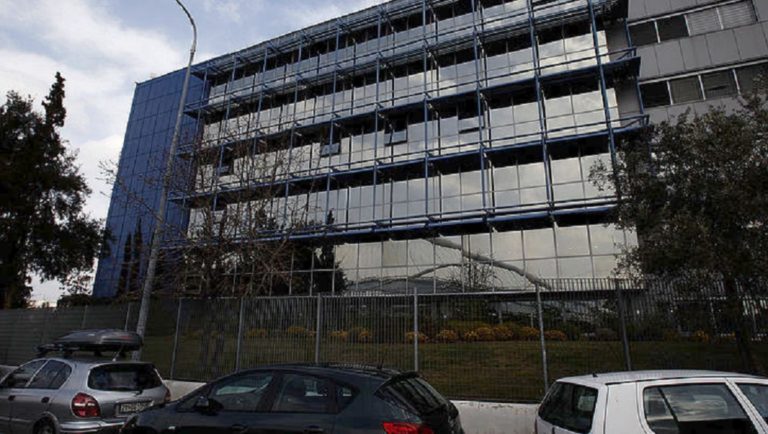 Επίθεση του Ρουβίκωνα με μπογιές στα γραφεία της Siemens