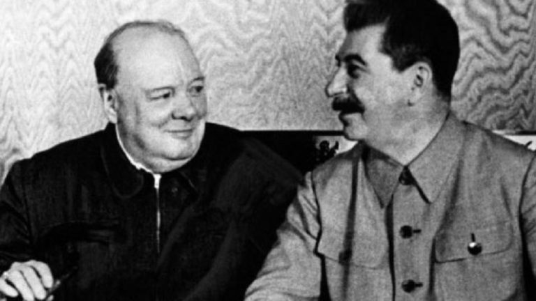 Στο σφυρί πορτρέτο του Ουίνστον Τσόρτσιλ