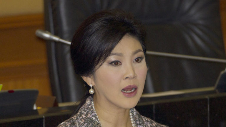Ταϊλάνδη: Η πρώην πρωθυπουργός έφυγε από τη χώρα μετά την έκδοση εντάλματος σύλληψης