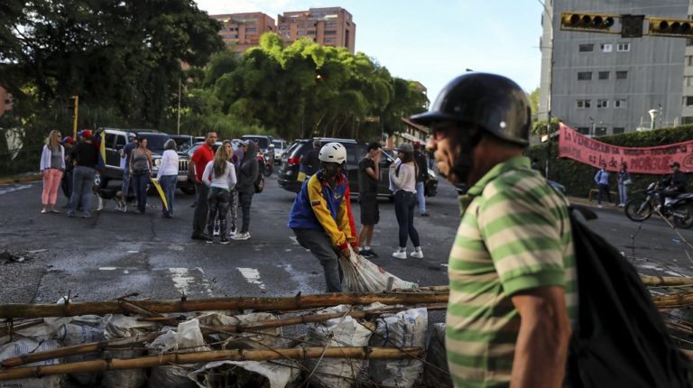 Πολιτικά δικαστήρια αντί στρατοδικείων για τους διαδηλωτές στη Βενεζουέλα