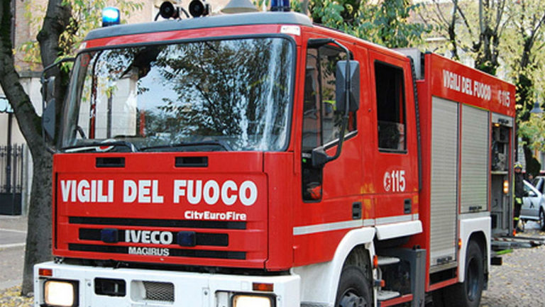Τραγωδία στο Μιλάνο: Πατέρας πυρπολεί το σπίτι του, νεκρές οι 3 από τις 4 κόρες του