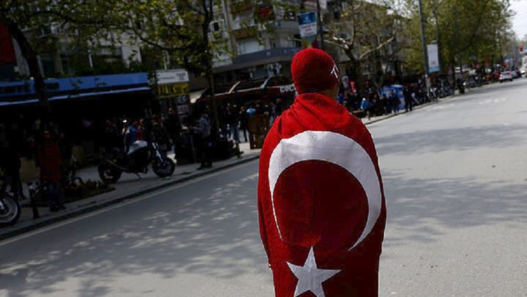Τουρκία: Νέα διατάγματα “έκτακτης ανάγκης” – 900 επιπλέον απολύσεις