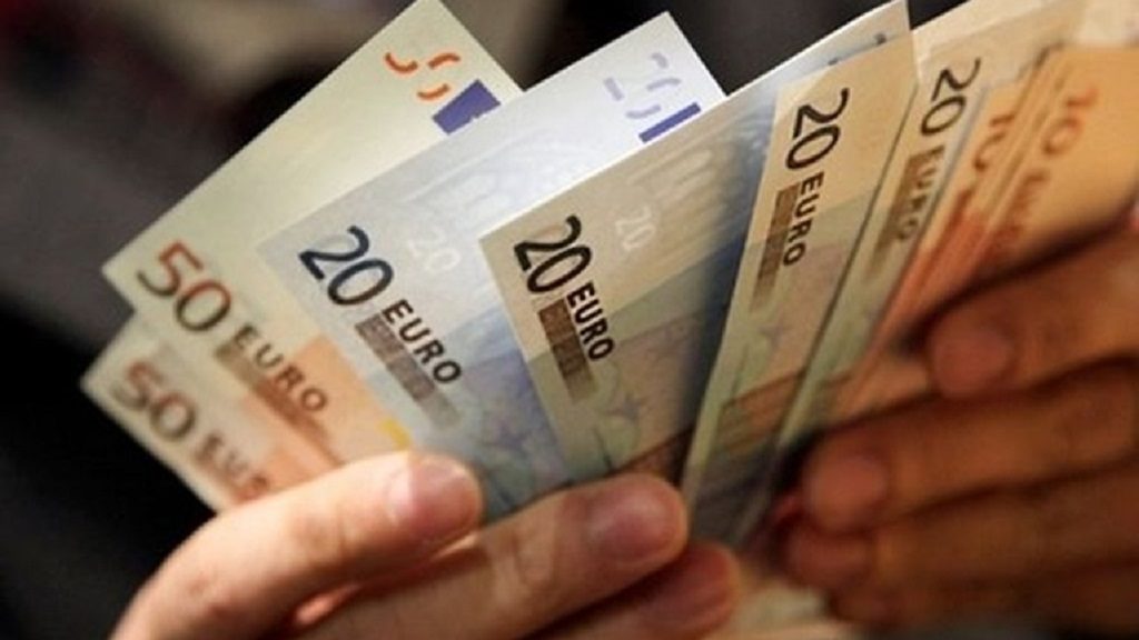 Φλώρινα: Γυναίκα βρήκε χρήματα και τα παρέδωσε στην αστυνομία
