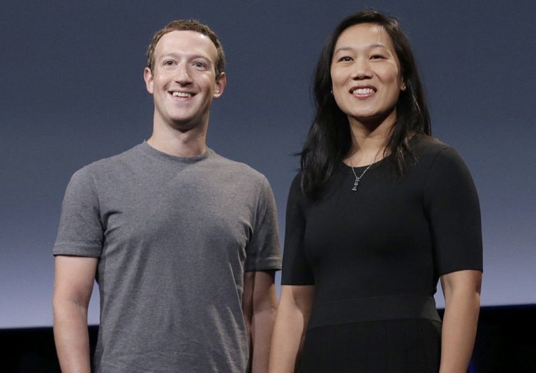 Facebook: οι χρήστες δεν μπορούν να «μπλοκάρουν» τον Ζούκερμπερκ και τη σύζυγό του
