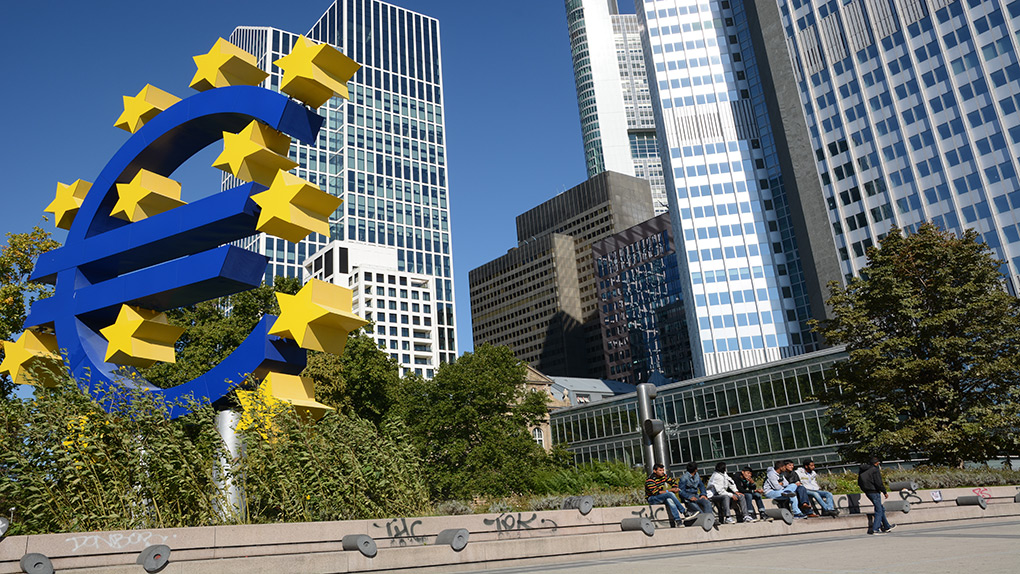RTRS: Η ΕΚΤ εξέτασε 4 σενάρια για τον περιορισμό του QE
