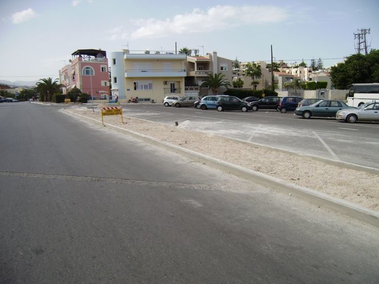 Κατασκευή νησίδας ασφαλείας στη Χρυσή Ακτή
