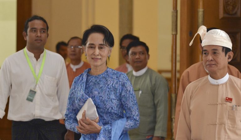 Δεσμεύεται για την επιστροφή των Ροχίνγκια η ηγέτιδα της Μιανμάρ