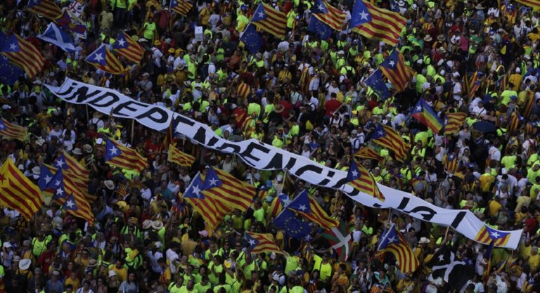 Η εισαγγελία της Καταλονίας ζητά από την αστυνομία να εμποδίσει το δημοψήφισμα