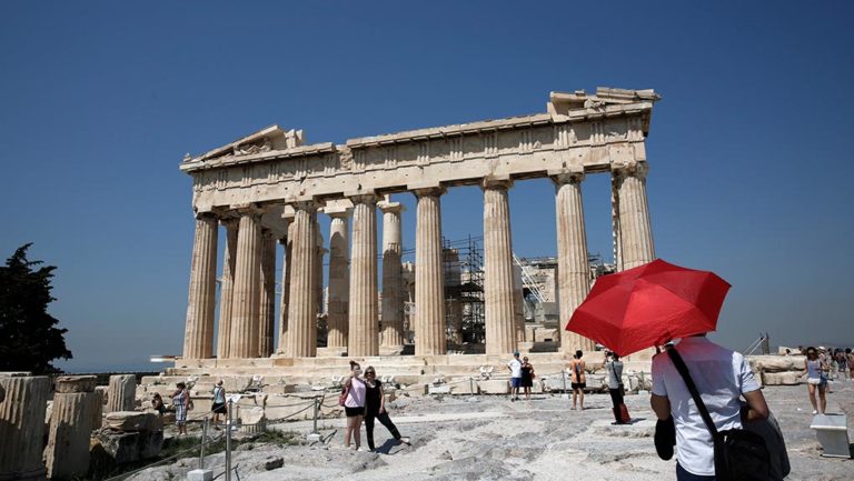 Ολοένα και περισσότεροι τουρίστες ψηφίζουν Αθήνα για διακοπές (video)
