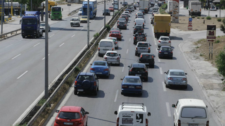 Σε ισχύ οι νέοι κανόνες για ασφαλέστερα αυτοκίνητα — Πρόστιμα έως και 3.000 ευρώ