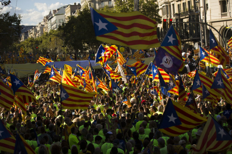 Γιούνκερ: Διαδικασία ενταξιακών διαπραγματεύσεων για μια ανεξάρτητη Καταλονία