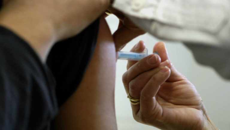 Επίσπευση της πρώτης δόσης του εμβολίου ιλαράς στον 12ο μήνα