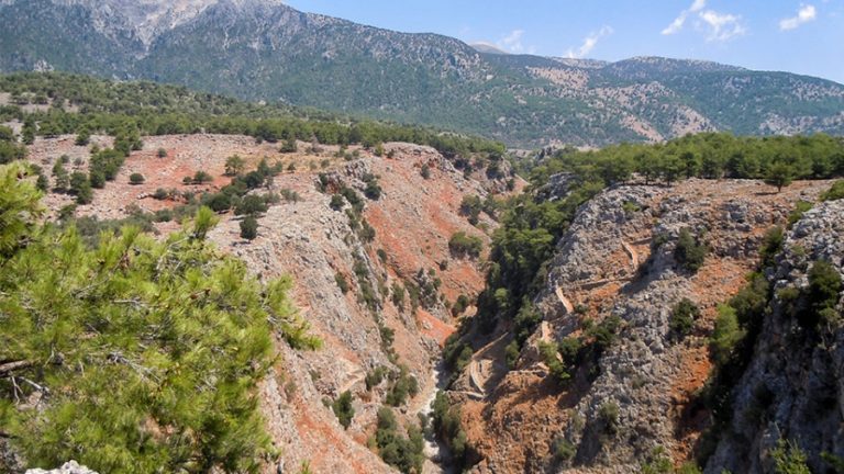 Χανιά: Επιχείρηση διάσωσης πέντε Βέλγων στην Αράδαινα