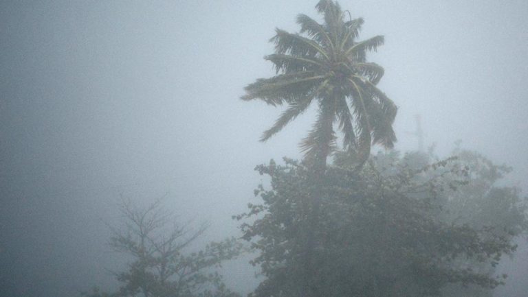 Σαρώνει την Φλόριντα η Ίρμα – Φόβοι για την στάθμη των υδάτων (video)