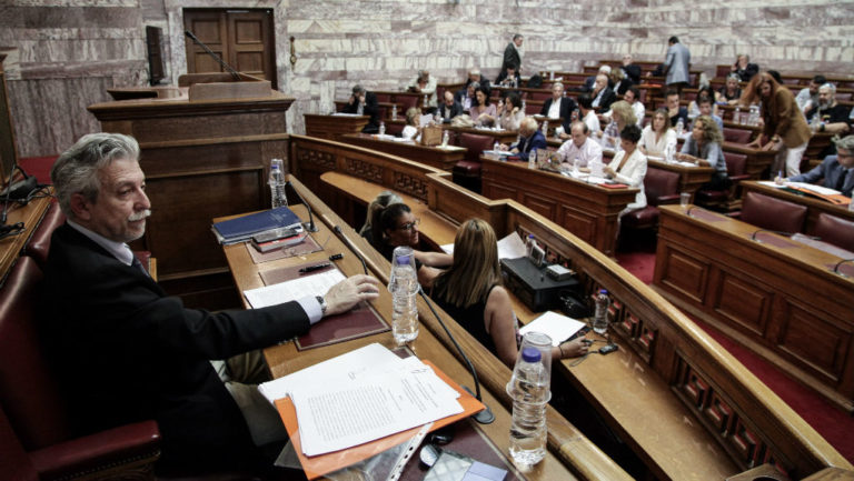 ΣΥΡΙΖΑ, ΑΝΕΛ, ΔΗΣΥ και Ποτάμι υπερψήφισαν επί της αρχής το  ν/σ για την ταυτότητα φύλου