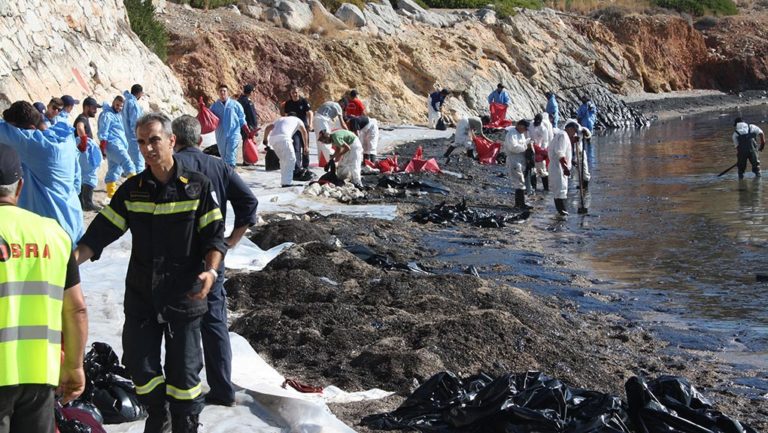 Συνεχείς προσπάθειες για τη βελτίωση της εικόνας του παραλιακού μετώπου (video)