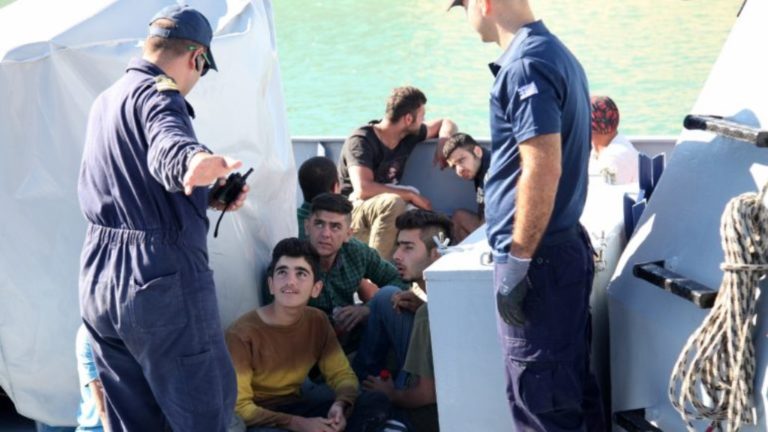Σε εισαγγελέα και ανακριτή οι τέσσερις διακινητές προσφύγων