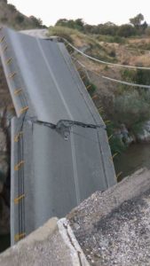 Κομοτηνή: Κατέρρευσε σαν χάρτινη  η γέφυρα του Πολυάνθου (video)