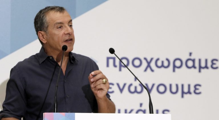 Στη Λέσβο σήμερα ο Σταύρος Θεοδωράκης