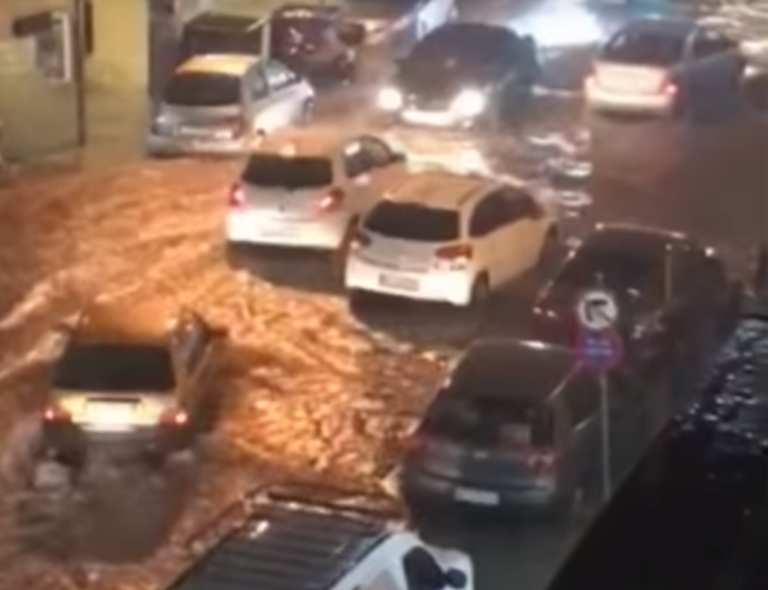 Θεσσαλονίκη: Πλημμύρες και εγκλωβισμοί από την πολύωρη βροχόπτωση (video)