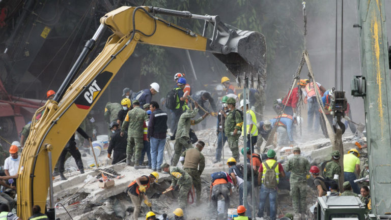 Μεξικό: Μειώνονται οι ελπίδες να βρεθούν επιζώντες από τον φονικό σεισμό-Στους 325 οι νεκροί