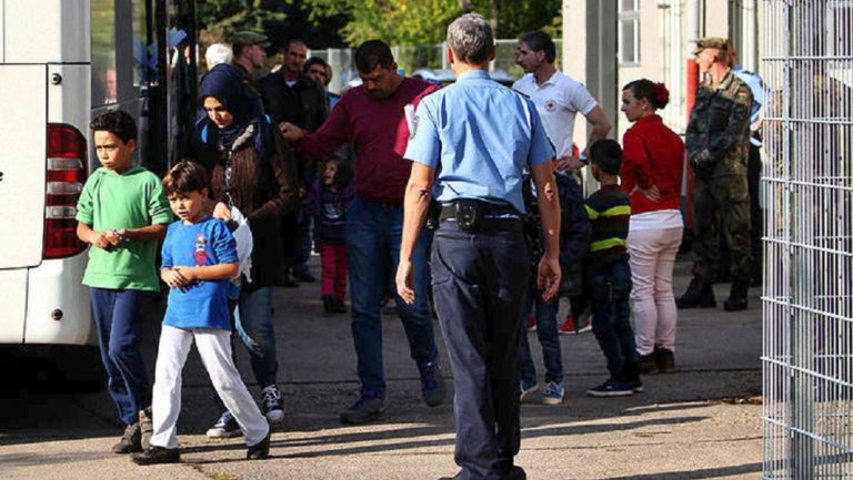 Απεργούν οι συμβασιούχοι της Υπηρεσίας Ασύλου – “Εντός δύο ημερών τα δεδουλευμένα”