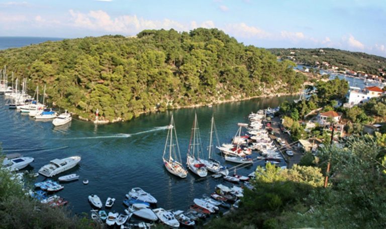 Κέρκυρα: Επικάθησε στα αβαθή επιβατικό πλοίο που εκτελούσε το δρομολόγιο από Παξούς