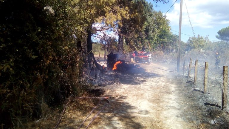 Κέρκυρα: Σε ύφεση η φωτιά στο Χαλικούνα