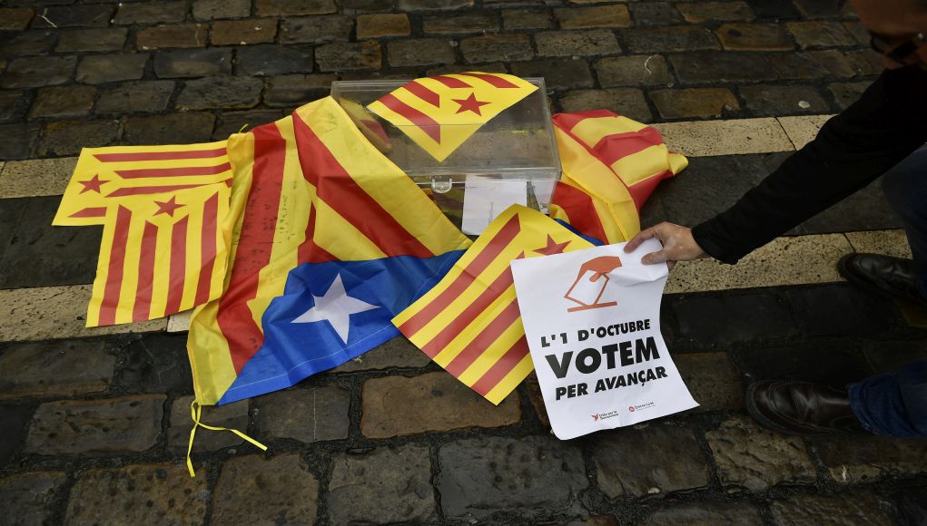 Άκυρος ο νόμος για το δημοψήφισμα στην Καταλονία, λέει το Συνταγματικό Δικαστήριο