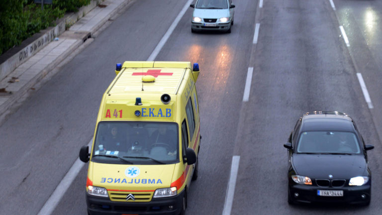 Μέσα σε κανάλι έπεσε αυτοκίνητο στην Ε.Ο Θεσσαλονίκης -Αθηνών