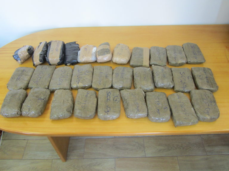 Η Ασφάλεια Πατρών και ο Ρίκι,  “εντόπισαν” 15 κιλά  κιλά ηρωίνης