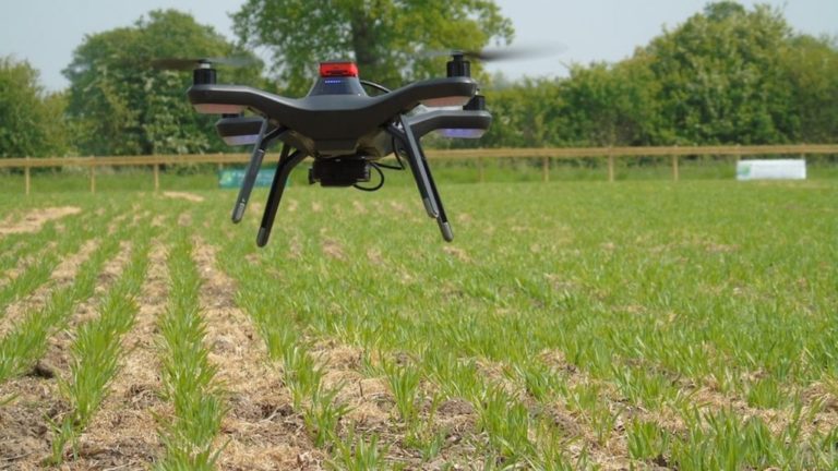 Βρετανία: Το πρώτο ρομποτικό αγρόκτημα δίνει μια εικόνα από το μέλλον της γεωργίας