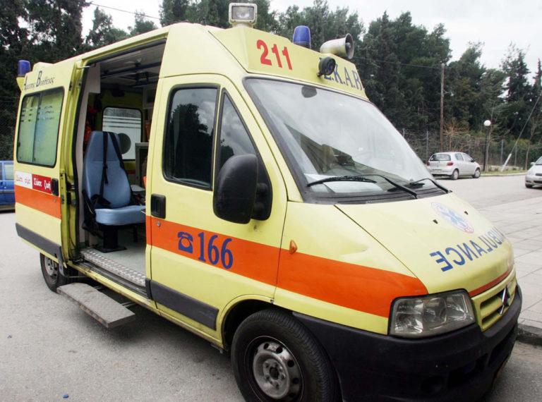 Τραυματισμός αγρότη που τον πλάκωσε το τρακτέρ του