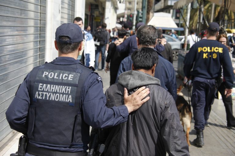 Διακινητής μεταναστών συνελήφθη στη Θεσσαλονίκη