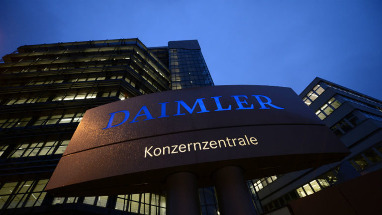 Ερευνες της Κομισιόν στα γραφεία των Daimler και VW