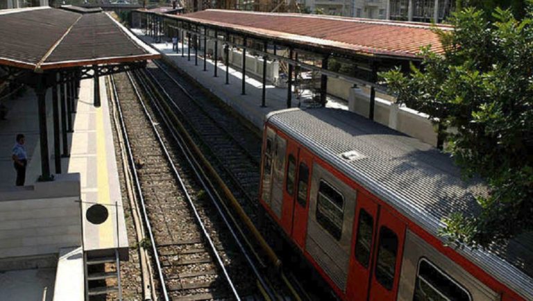 Στάση εργασίας στον ηλεκτρικό σιδηρόδρομο