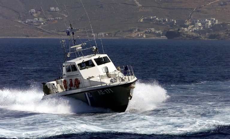 Φορτηγό πλοίο προσάραξε στον κόλπο της Ηγουμενίτσας