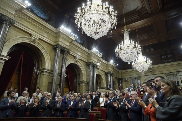 Αναστολή του αυτοδιοίκητου της Καταλονίας – Ο πέλεκυς του Αρ.155
