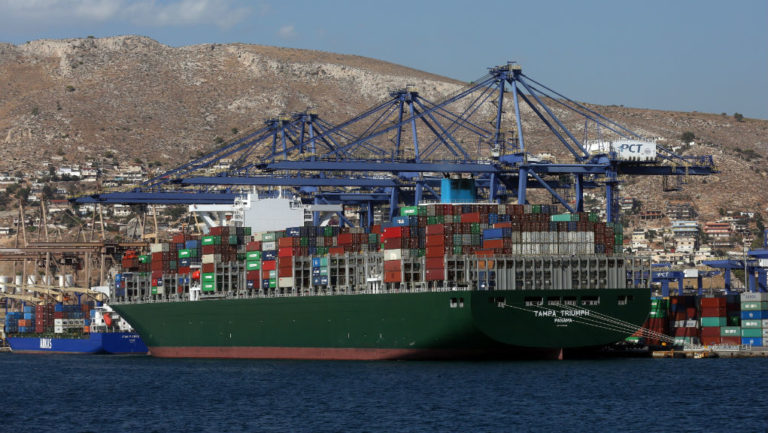 Άδειες για εγκατάσταση στον Πειραιά πήραν 14 ναυτιλιακές εταιρίες