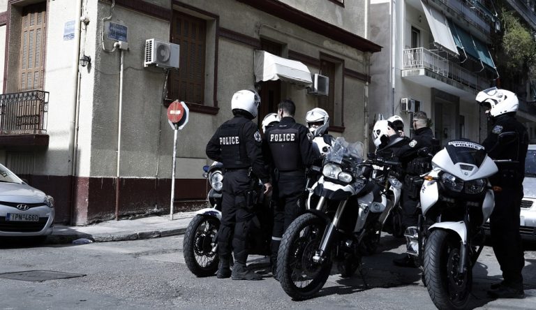 Ολόκληρο οπλοστάσιο μετέφερε ο 29χρονος – Ανοιχτά όλα τα ενδεχόμενα (video)
