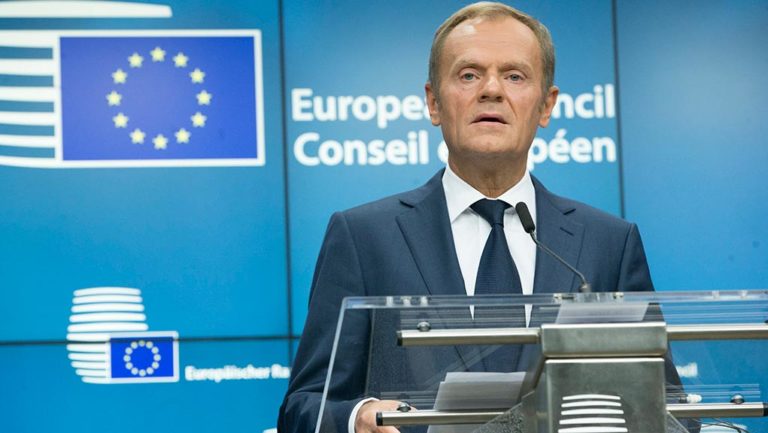 Ο Τούσκ παρουσιάζει την πρότασή του για την εμπορική σχέση ΕΕ-Βρετανίας